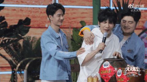 天天向上集体吃瓜视频,欢乐瞬间尽收眼底