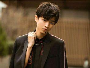 王俊凯和陈坤吃瓜视频合集,娱乐圈幕后趣事大揭秘